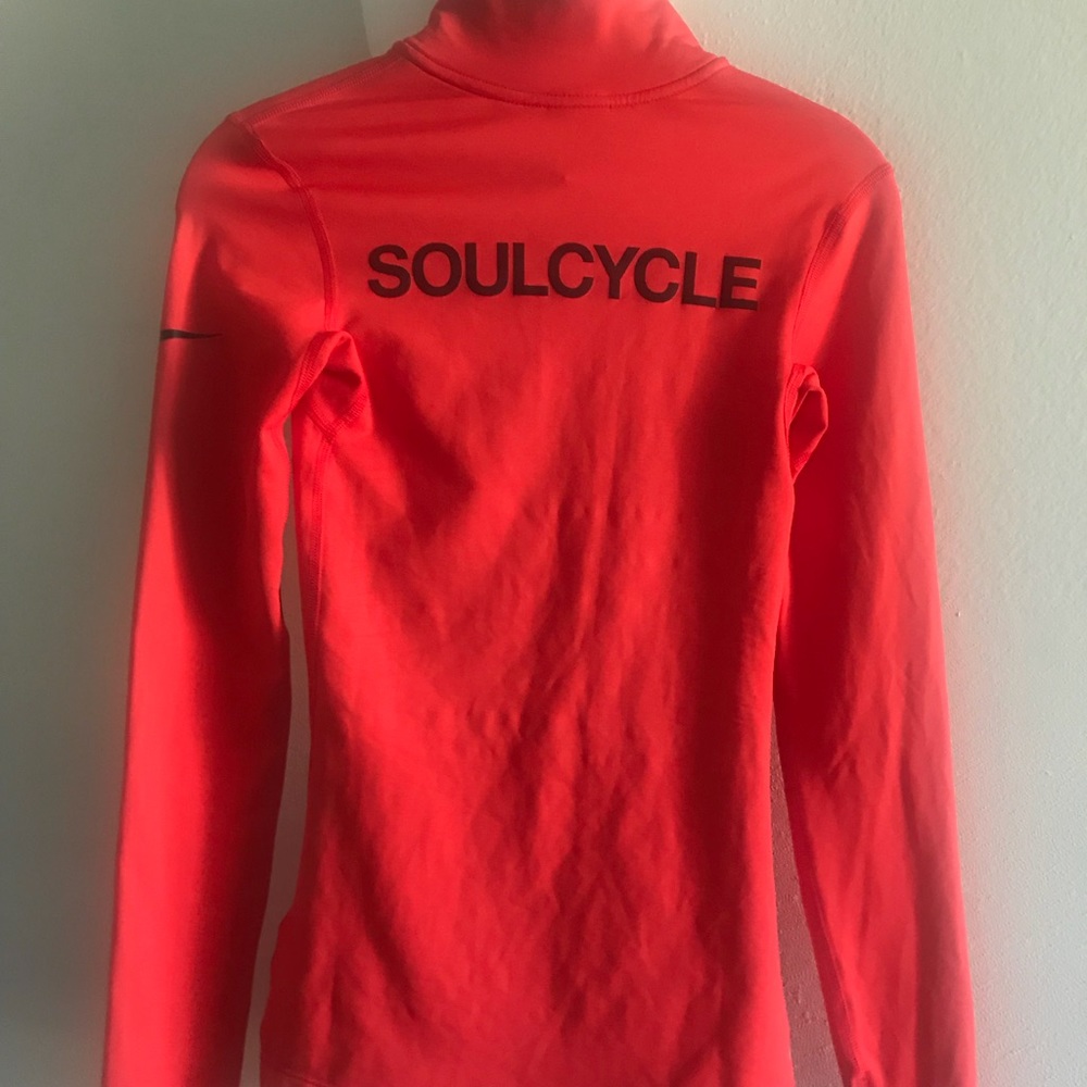RED NIKE SOUL CYCLE HALF ZIP PULLOVER